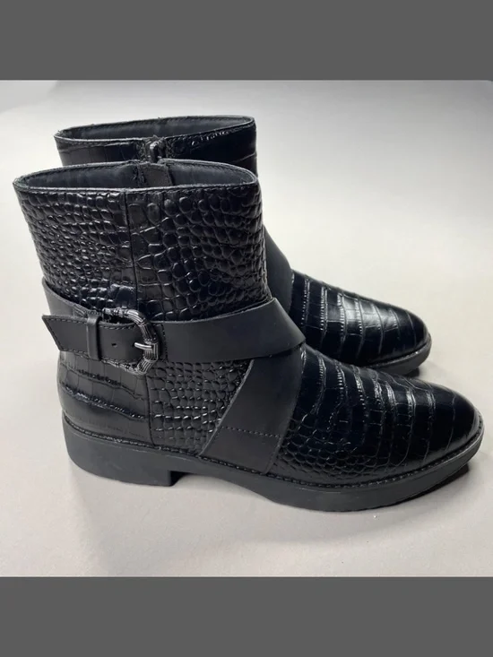 NEW Fit Flop Shoes Womens 9 black leather helmi ankle boots alligator goth moto - Picture 2 of 12